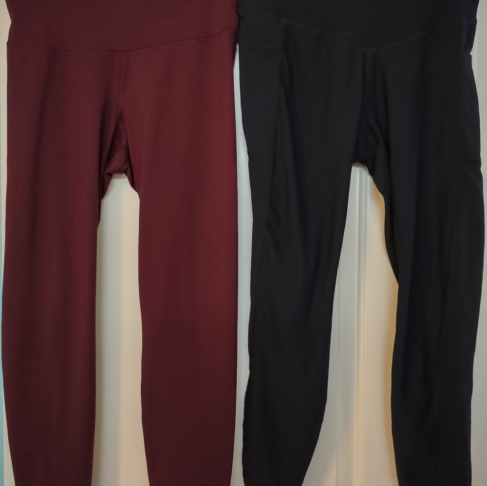 Women's Leggings In Black & Burgundy Size L